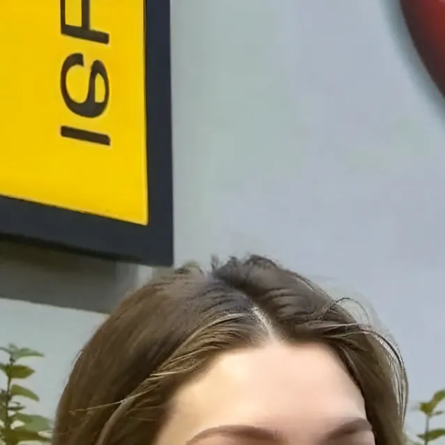 chat with ai character: Olivia 