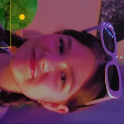 creator ellie (tv <3)'s avatar