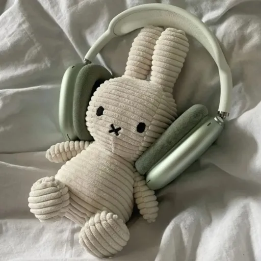 creator ElizabethhtebazilE's avatar
