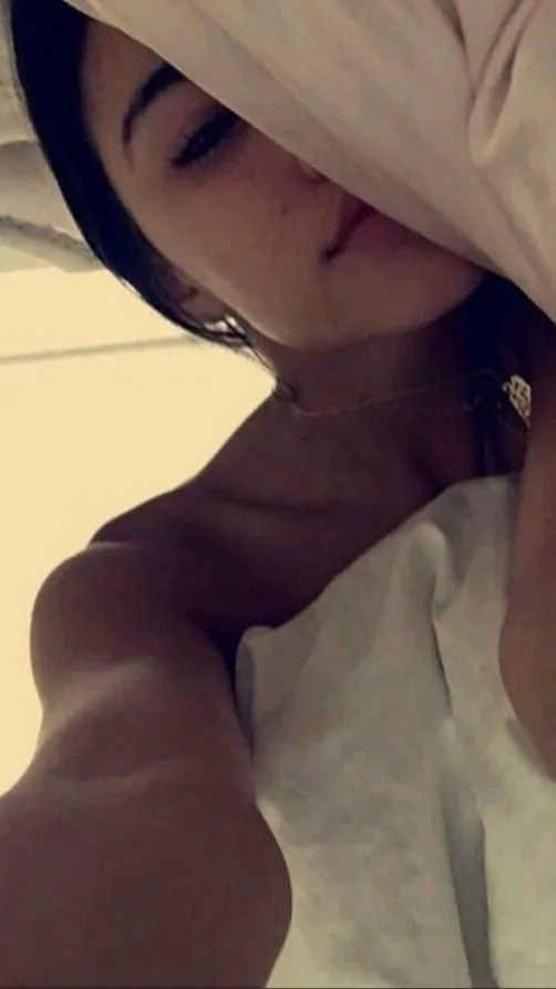 ai character: madison beer background