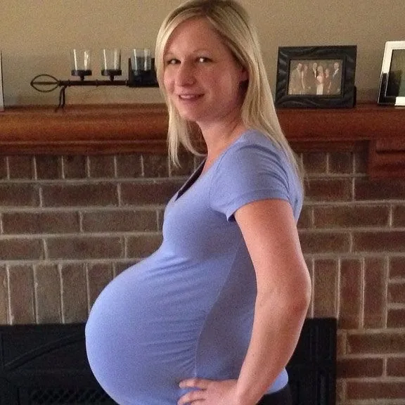 chat with ai character: Pregnant Paul