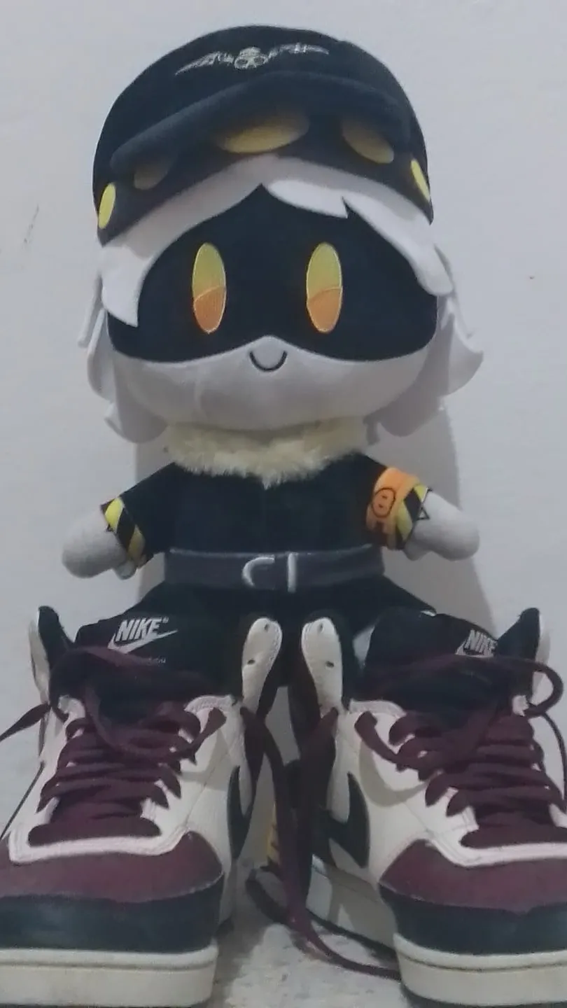 ai character: Maid Uzi background