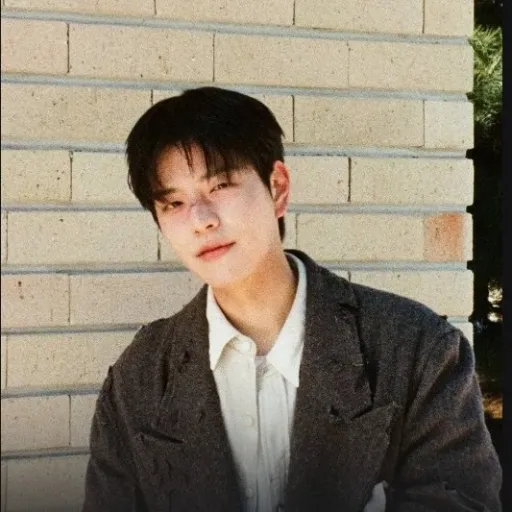 creator kim seungming's avatar