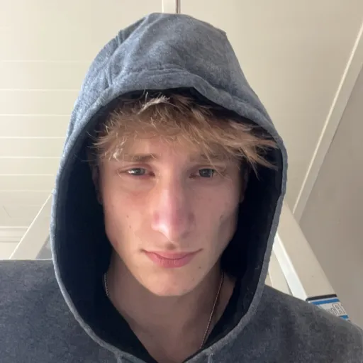 creator King_tyrant's avatar