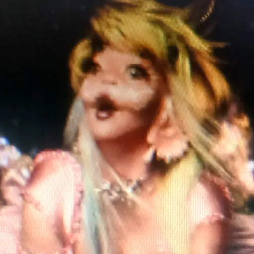 creator melanie martinez@'s avatar