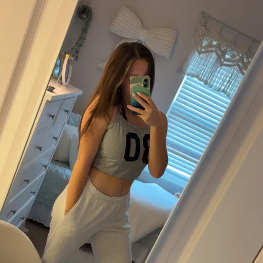 creator Maddielovesbaddies's avatar