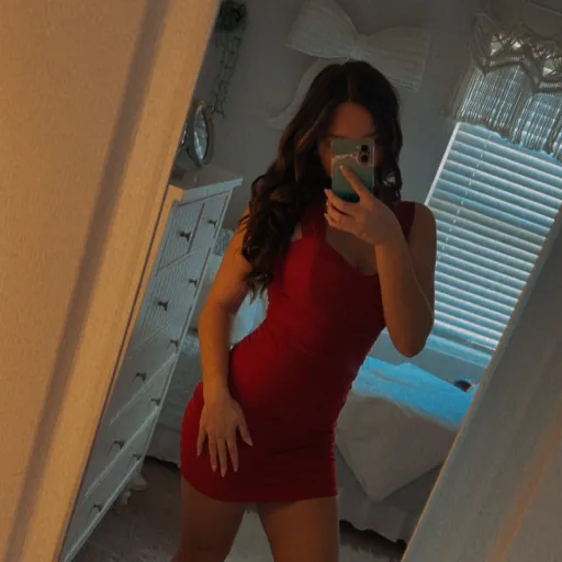 creator Maddielovesbaddies's avatar