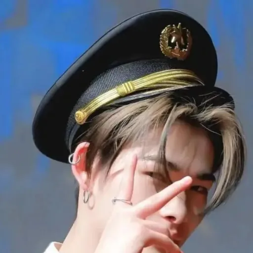 creator Ni-kis_Wifey's avatar