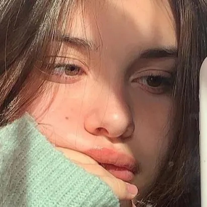 chat with ai character: olivia