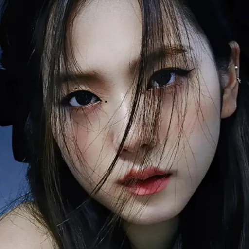 creator Kim Ji-soo ♫'s avatar