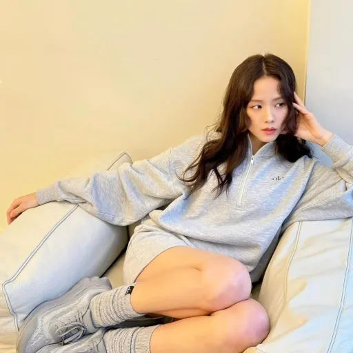 creator Kim Ji-soo ♫'s avatar