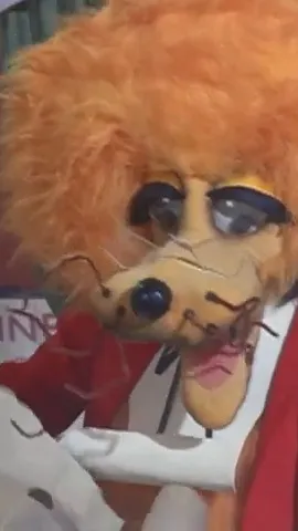 ai character: Ludicrous Lion background