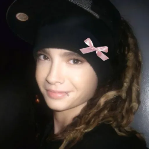 creator Sabrina Carpente€'s avatar