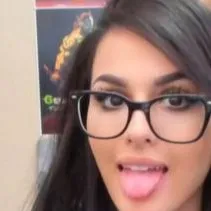 chat with ai character: SSniperwolf
