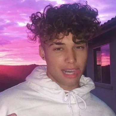 chat with ai character: Atticus