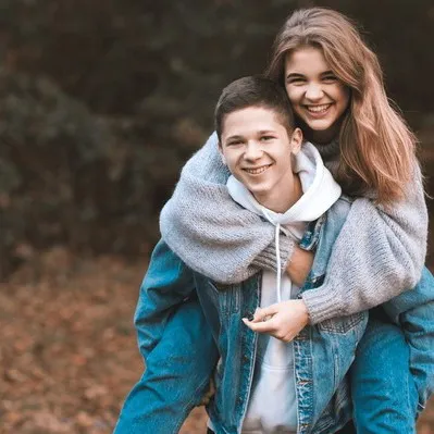 creator Zoe and Leo's avatar