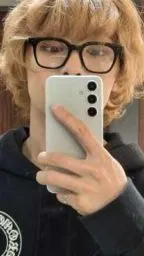 ai character: Jeongin background