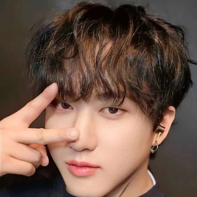 chat with ai character: Changbin 