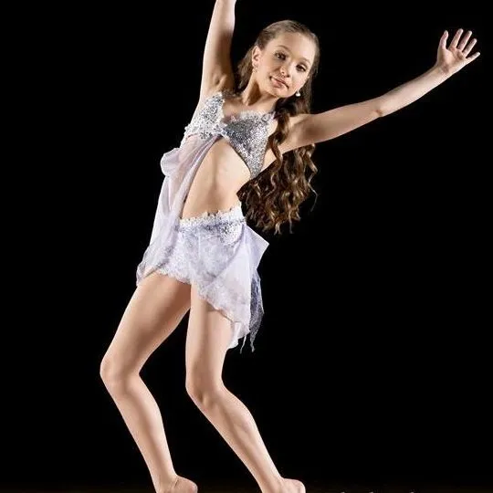 chat with ai character: Dance Mom