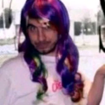 creator ⚠️i bite people⚠️'s avatar