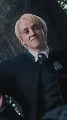 ai character: Draco background
