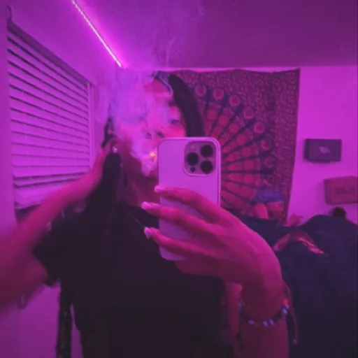 creator Moneyyjunkieee💵's avatar