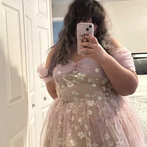 chat with ai character: Adrien