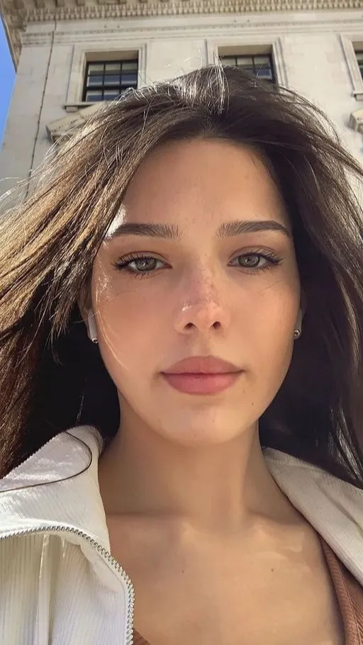 ai character: Alesha background