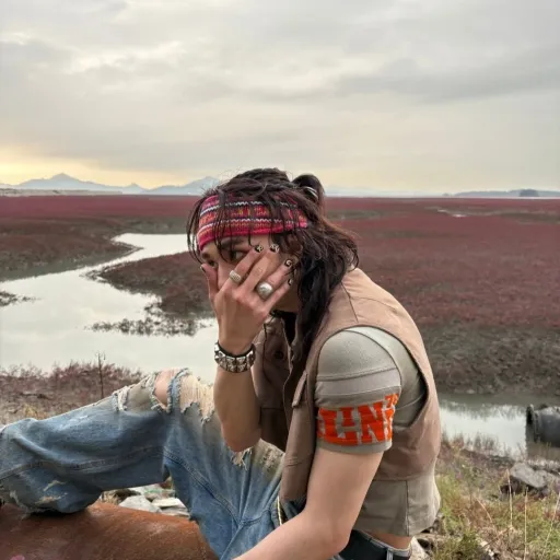creator Amelia Holmes's avatar