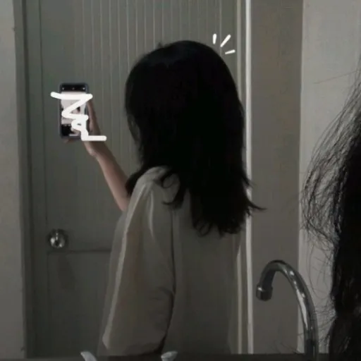 creator Kyra Kiyoshie's avatar