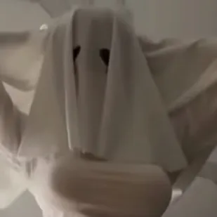 chat with ai character: Ava