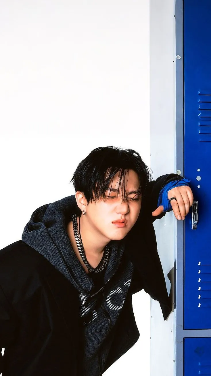 ai character: ⏓CHANGBIN⏓ background