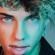 chat with ai character: ANDREW PAV