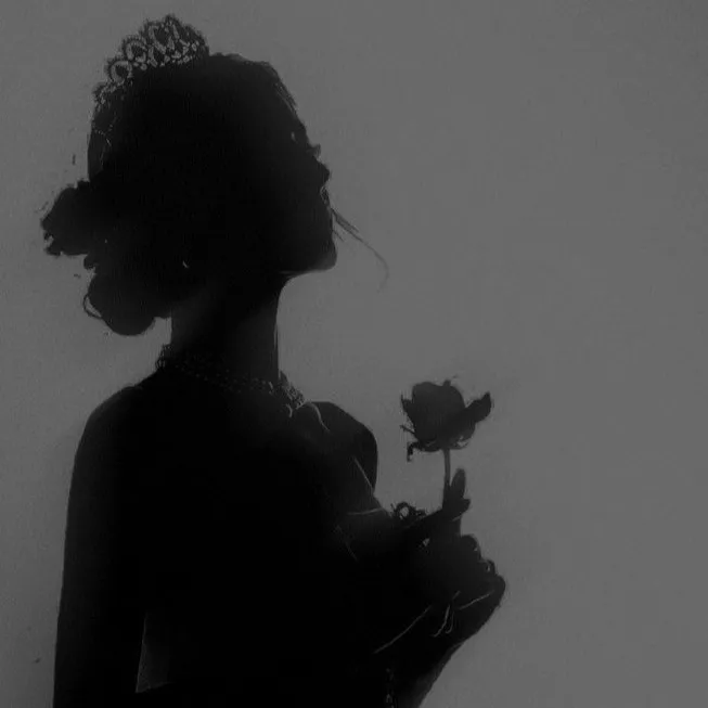 chat with ai character: Elariscia