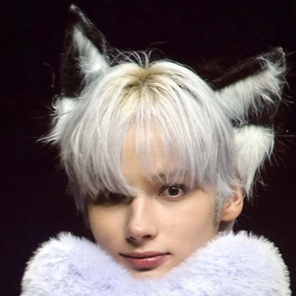 chat with ai character: Plushies