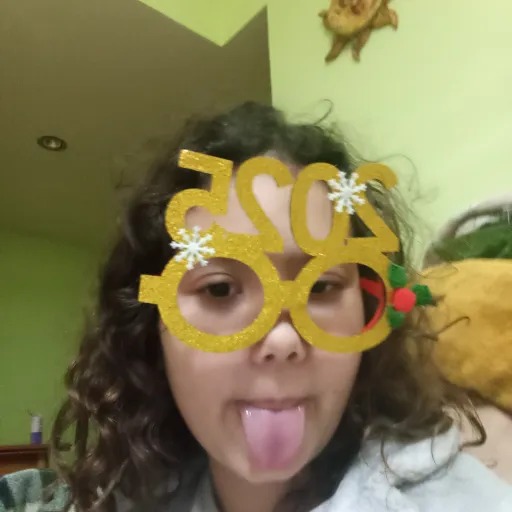 creator Lara Guay's avatar