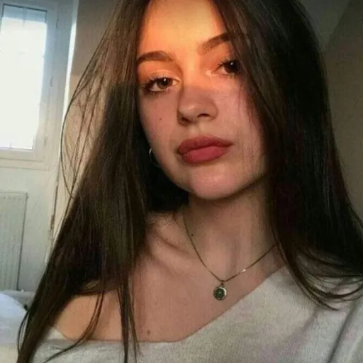 creator Ángela12399's avatar