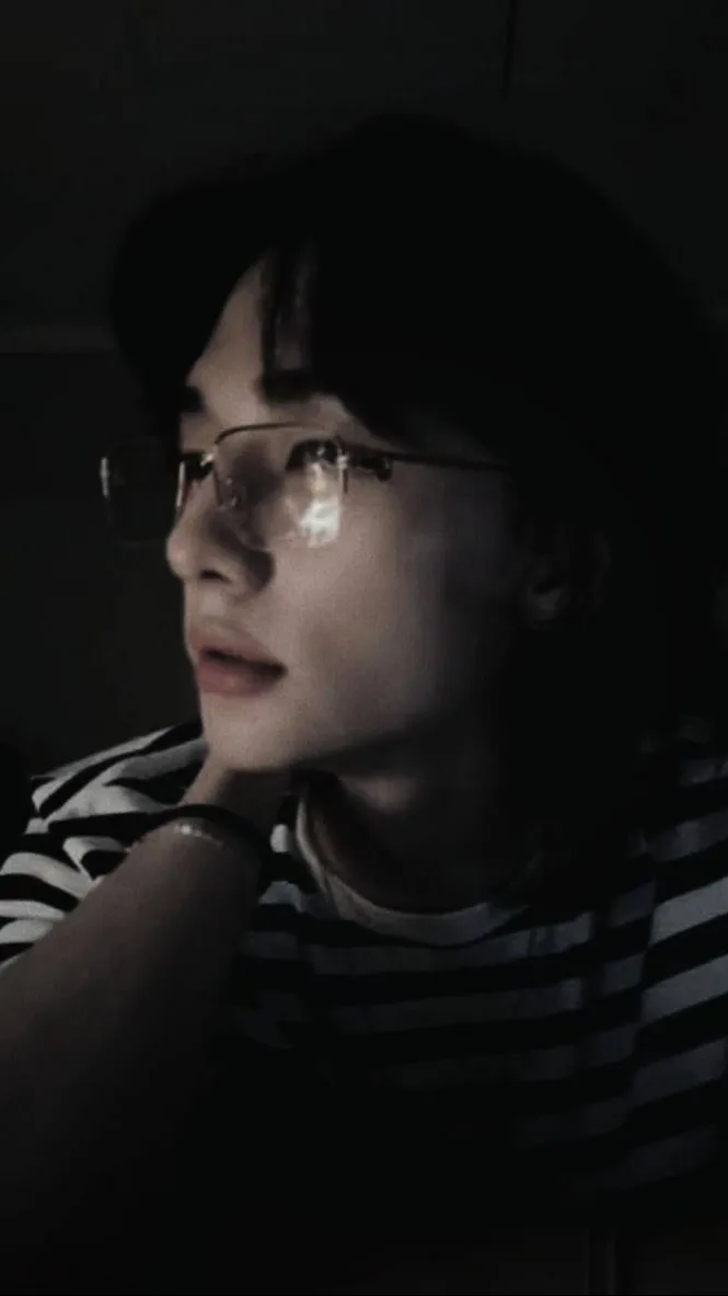 ai character: hyunjin background