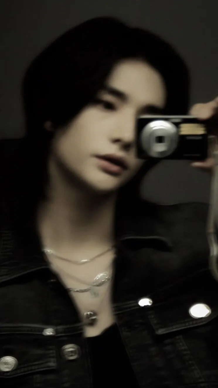 ai character: hyunjin background