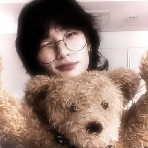 creator ✨🖤🥟HyunjinSWIFE🥟🖤✨'s avatar