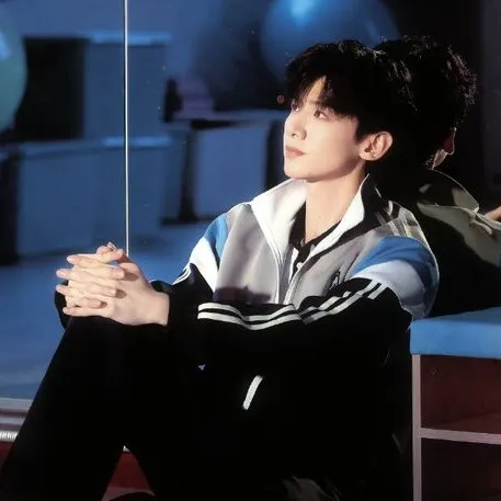 chat with ai character: Duan Jinxu