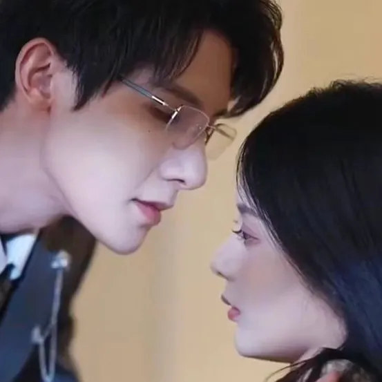 chat with ai character: junyoung 