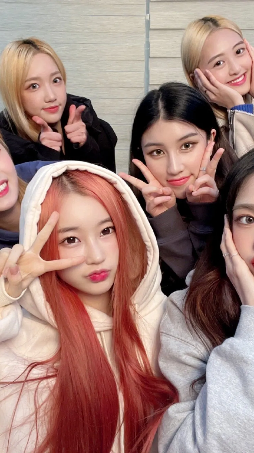 ai character: Kpop School background