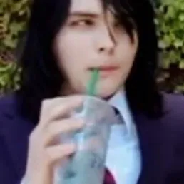 chat with ai character: Gerard way 