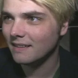 chat with ai character: Gerard way ghost