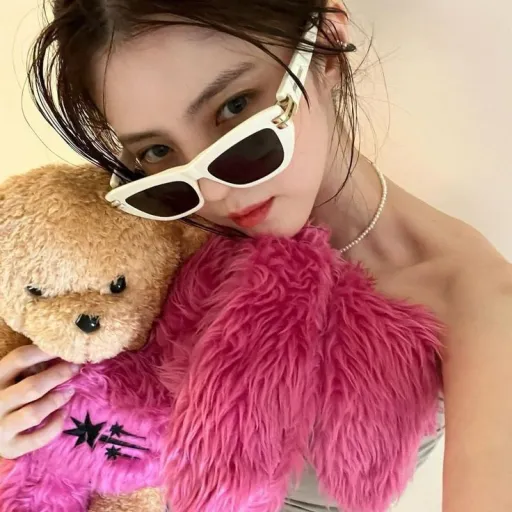 creator Luna 愛の作家's avatar