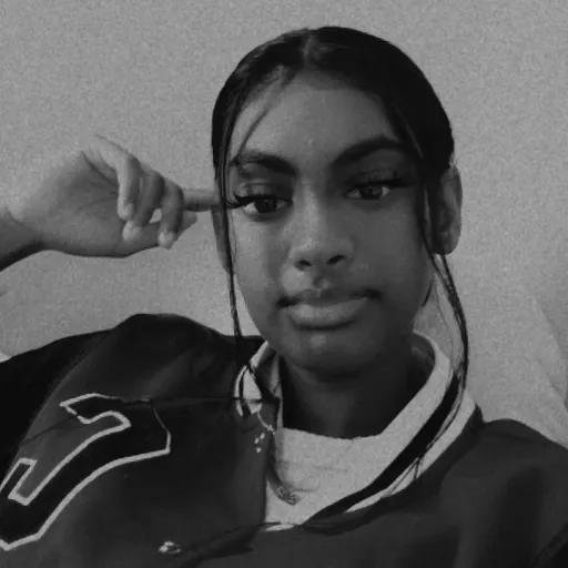 creator queenizzyb's avatar