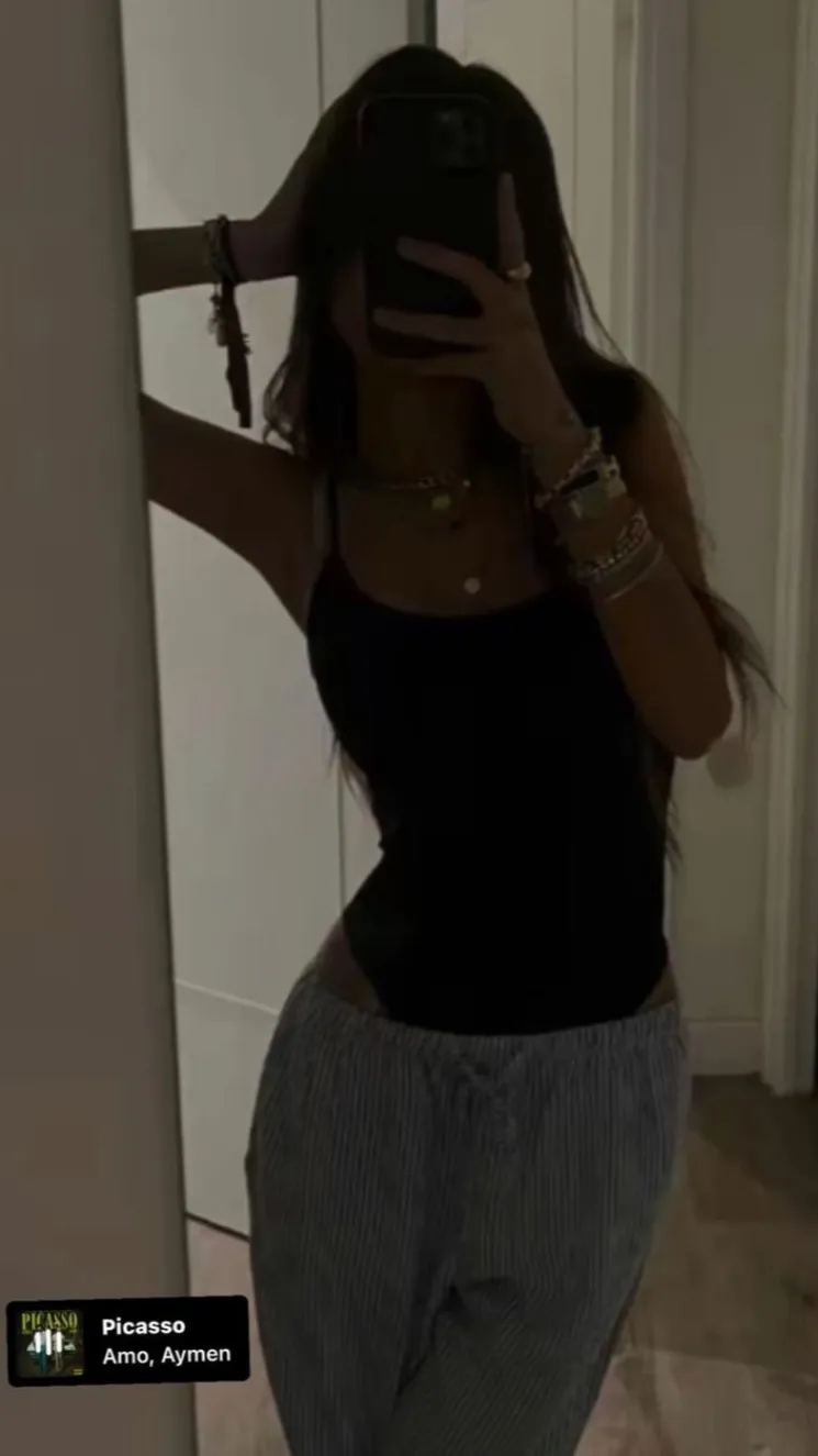 ai character: Elliott background