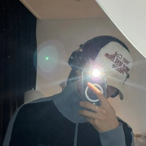 creator Just_a_dumb_stay's avatar