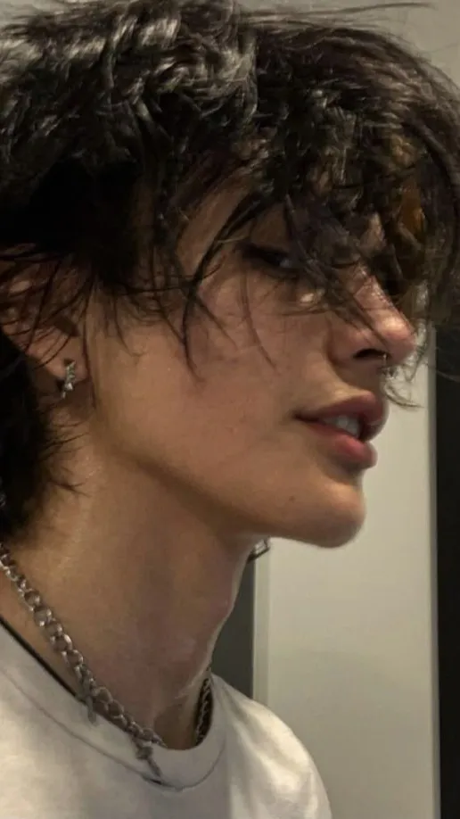 ai character: 🏍️•ᙓsρᥱr•🏍️ background